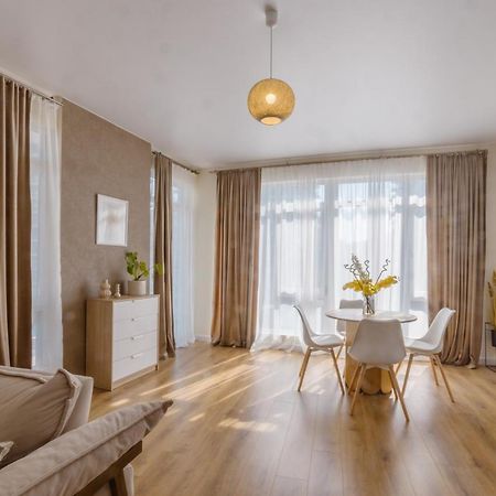 Four Season Apartment Batumi Esterno foto