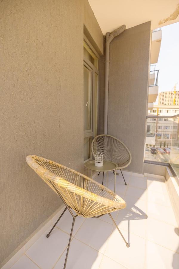 Four Season Apartment Batumi Esterno foto